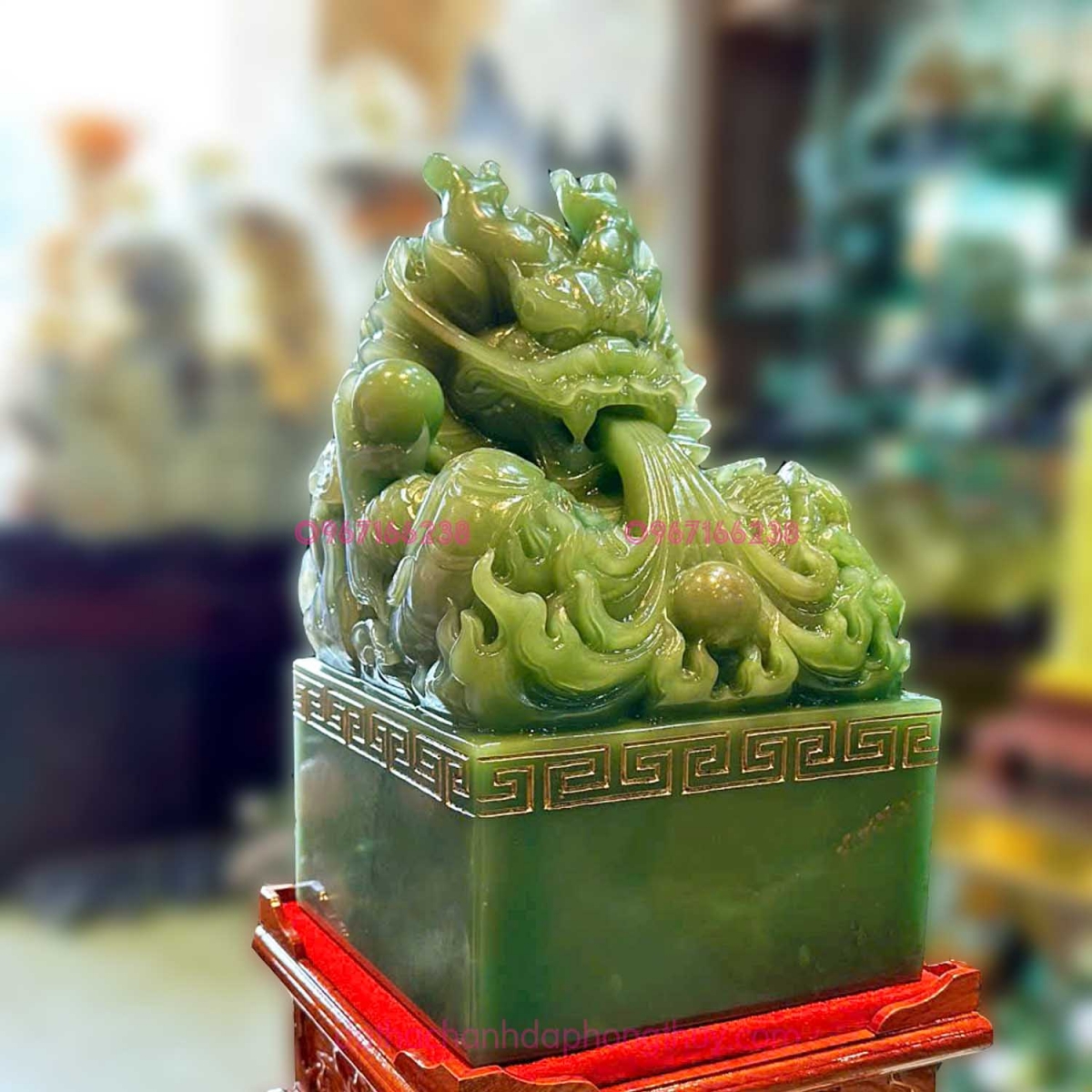 menh-moc-hop-da-thach-anh-mau-gi